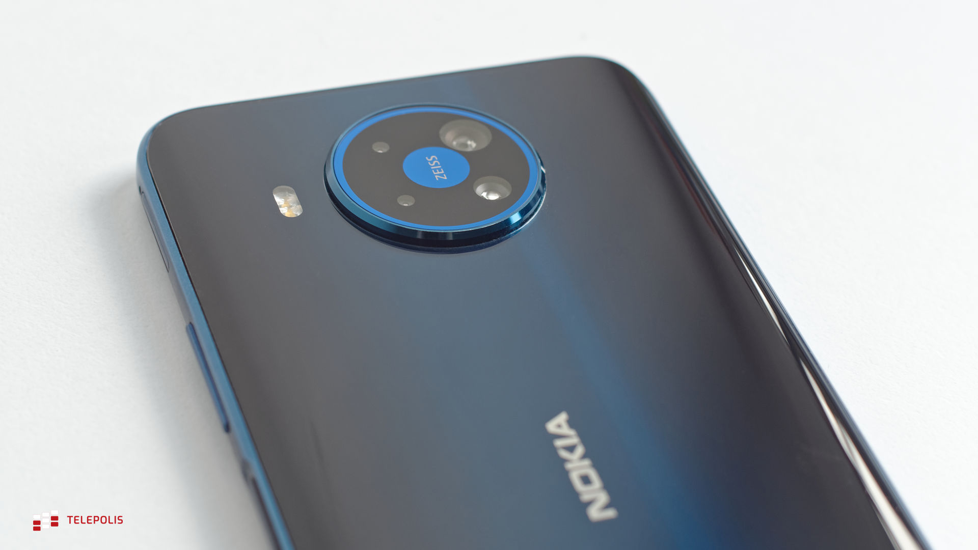Nokia 8.3 5G – Android w tajnej służbie Jej Królewskiej Mości