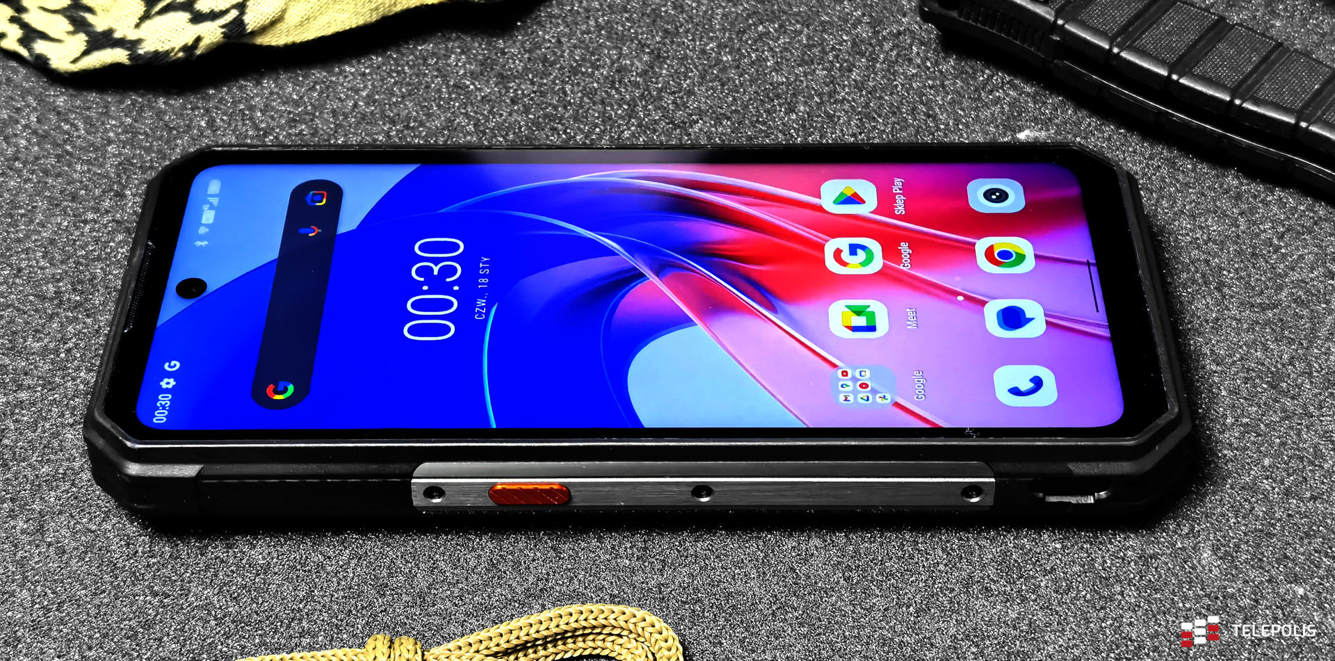 Pancerny Oukitel WP30 Pro ma dwa ekrany. Sprawdzam, czy to ma sens
