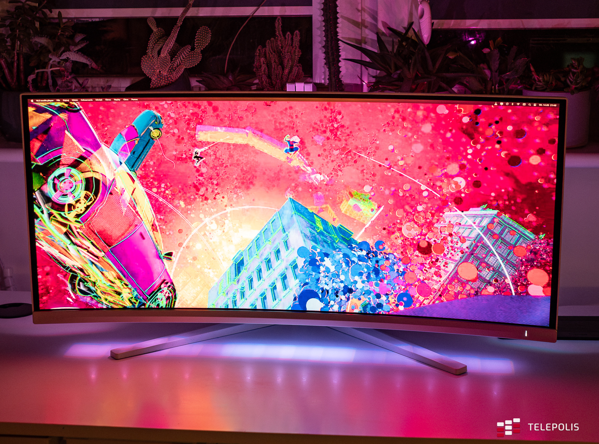 Co jest białe, duże i bez kompromisów? Test monitora Evnia 34M2C8600