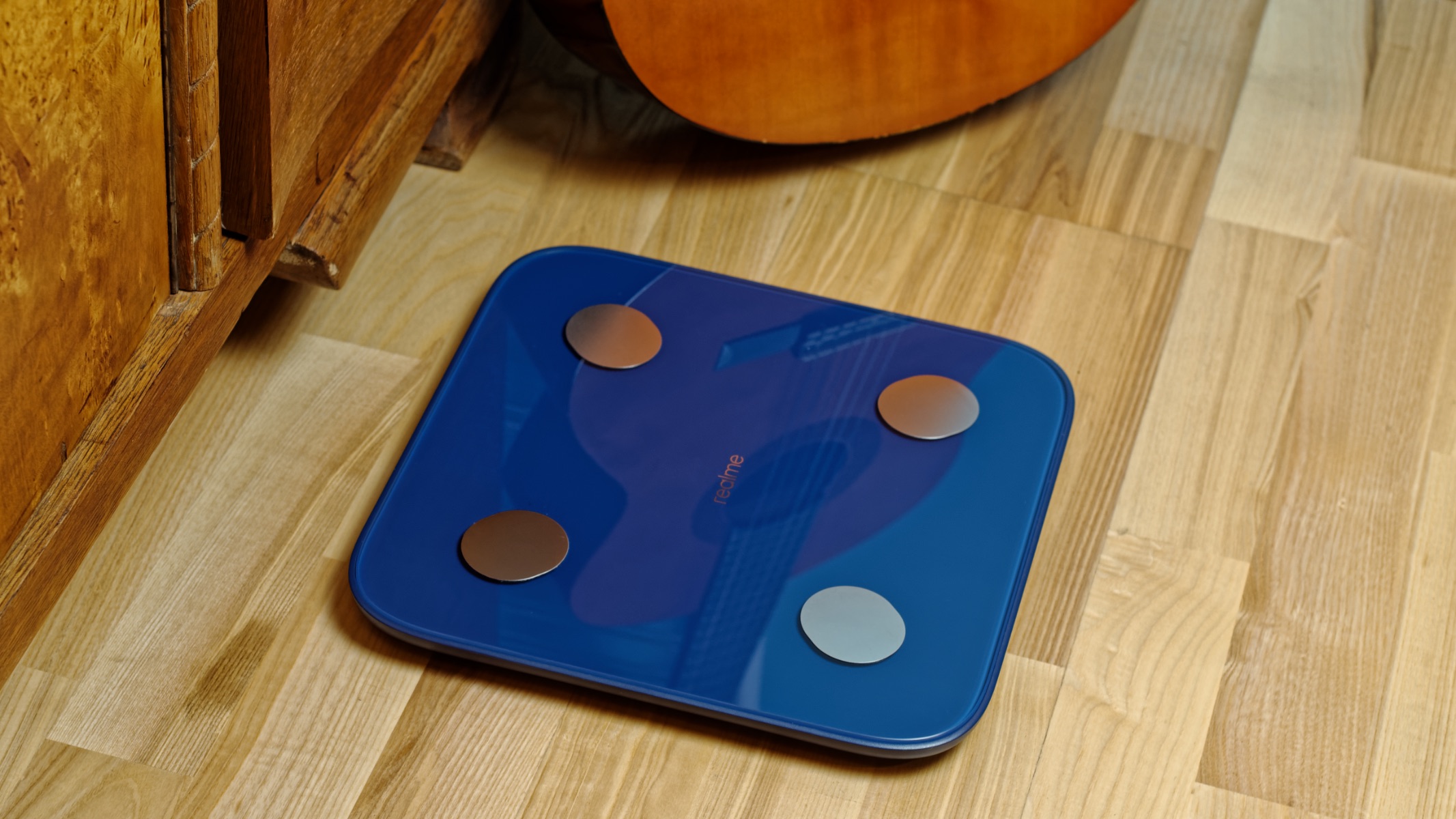 realme Smart Scale | szybki test wagi, która mierzy 16 wskaźników kondycji