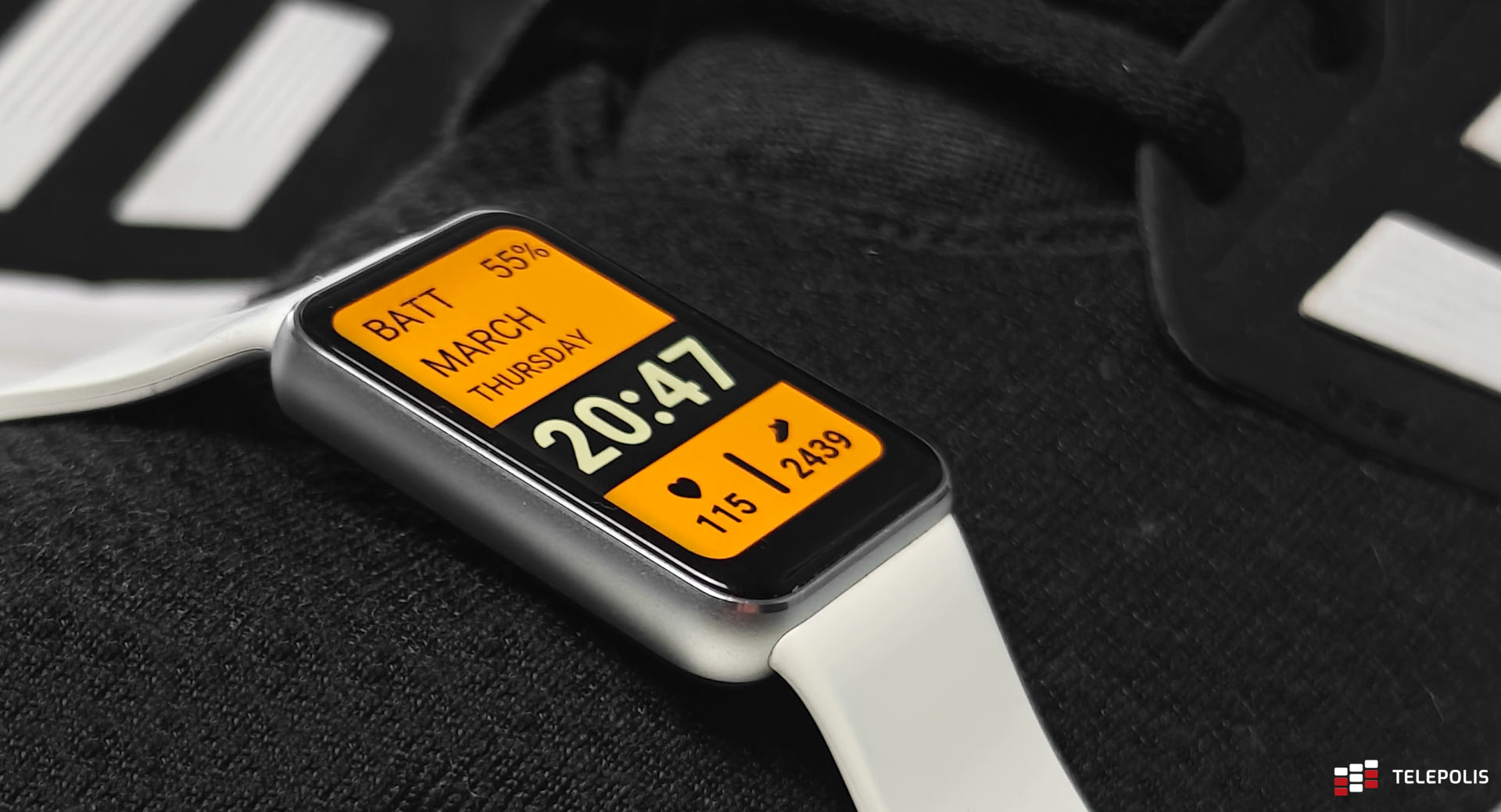 Samsung Galaxy Fit3: zgrabna opaska jak mały smartwatch (test)