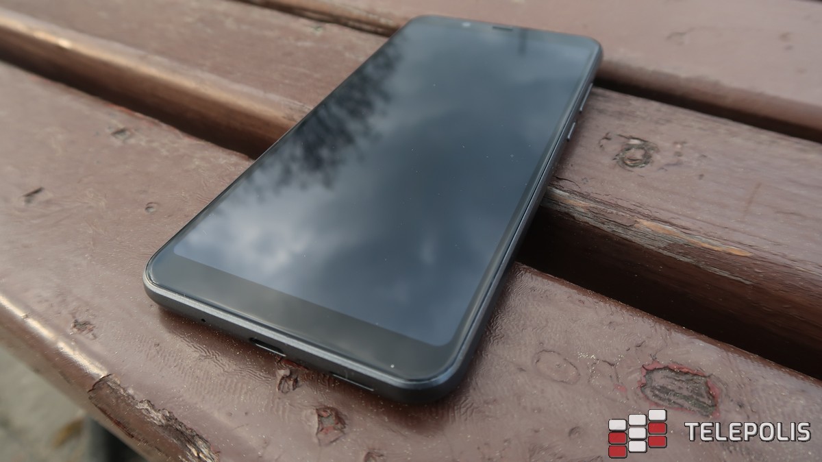 Sharp Aquos V - czyli "flagowiec" wprost z wehikułu czasu