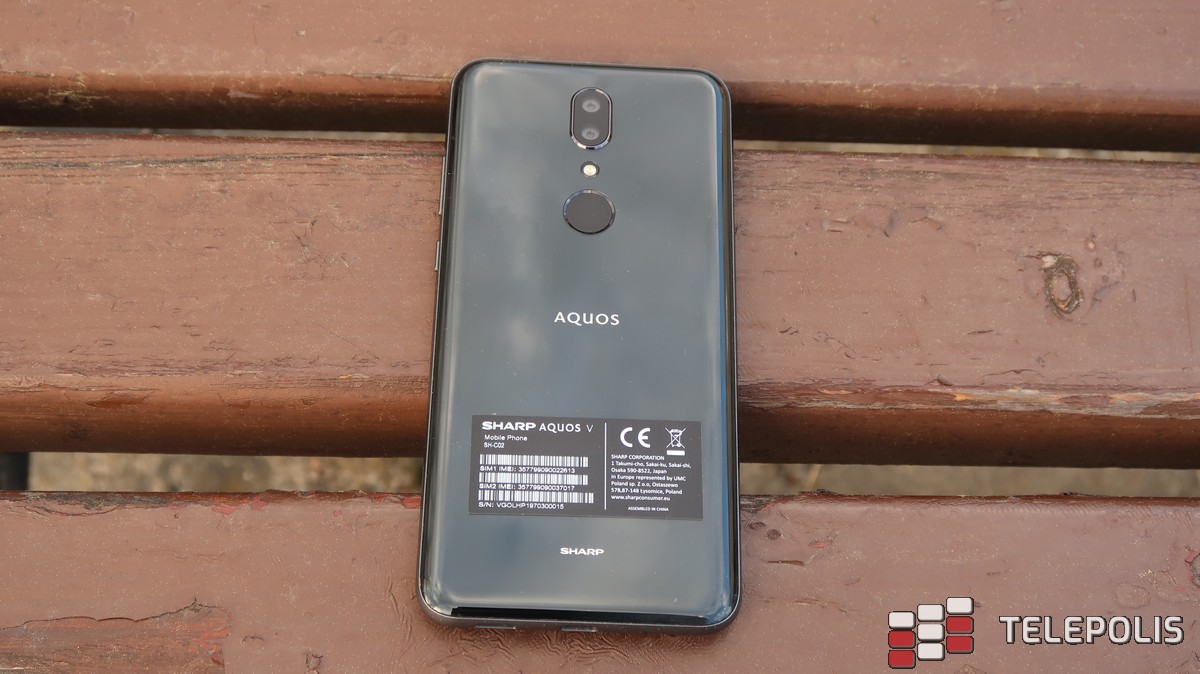 Sharp Aquos V - czyli "flagowiec" wprost z wehikułu czasu