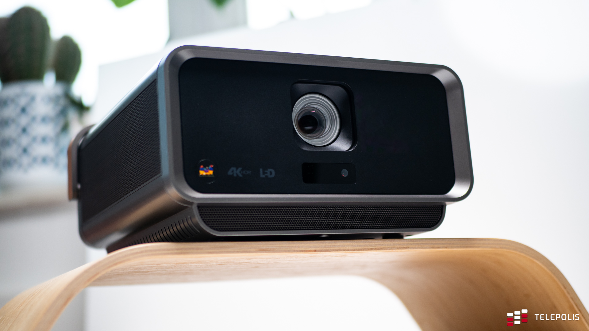 Wyrzuciłem telewizor i wstawiłem to. ViewSonic X11-4K – test