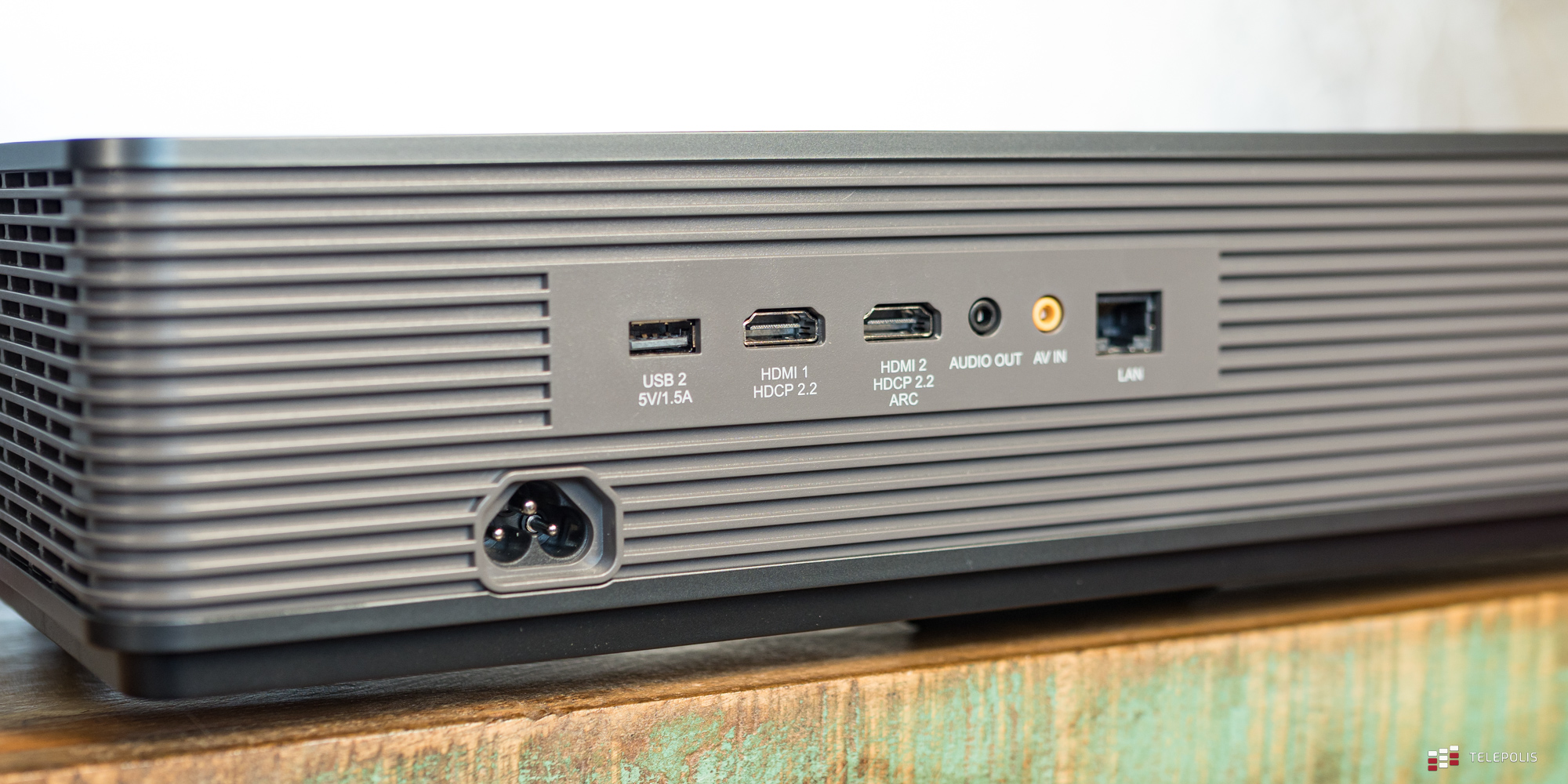 Wywaliłam telewizor. ViewSonic X2000B-4K zjada go na śniadanie (test)