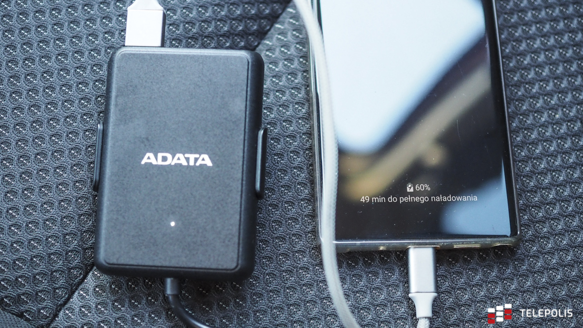 Ładowarka samochodowa Adata CV0525 - pięć portów USB na rodzinne wyjazdy