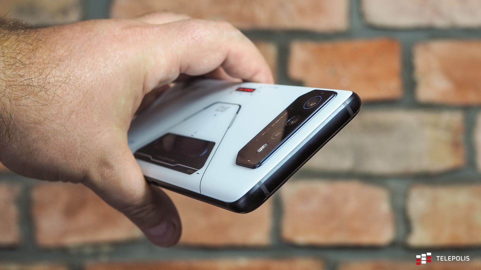 Asus ROG Phone 6 Pro – potężny smartfon dla graczy (test)