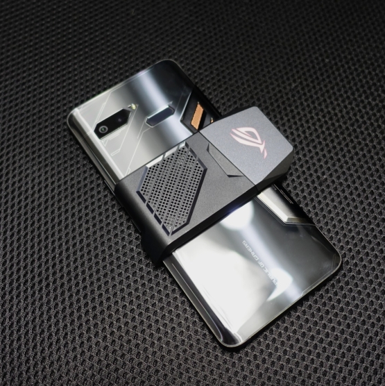 Test Asusa ROG Phone - gamingowy smartfon bez kompromisów, ale czy dla każdego?