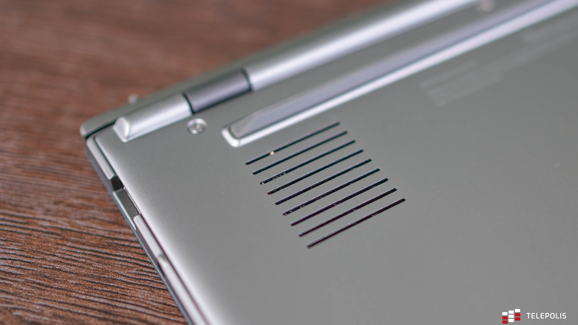 Asus Zenbook S 13 OLED – zgrabny i wydajny laptop dla biznesmena