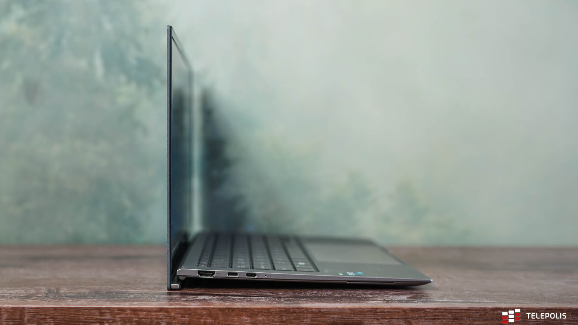 Asus Zenbook S 13 OLED – zgrabny i wydajny laptop dla biznesmena