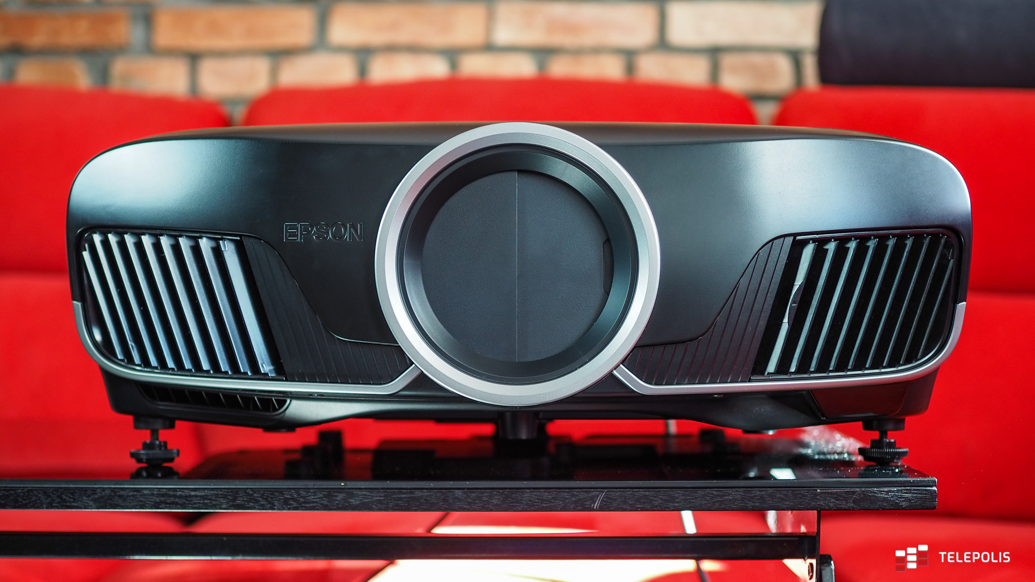 Epson EH-TW9400 – doskonały projektor do gier i kina domowego