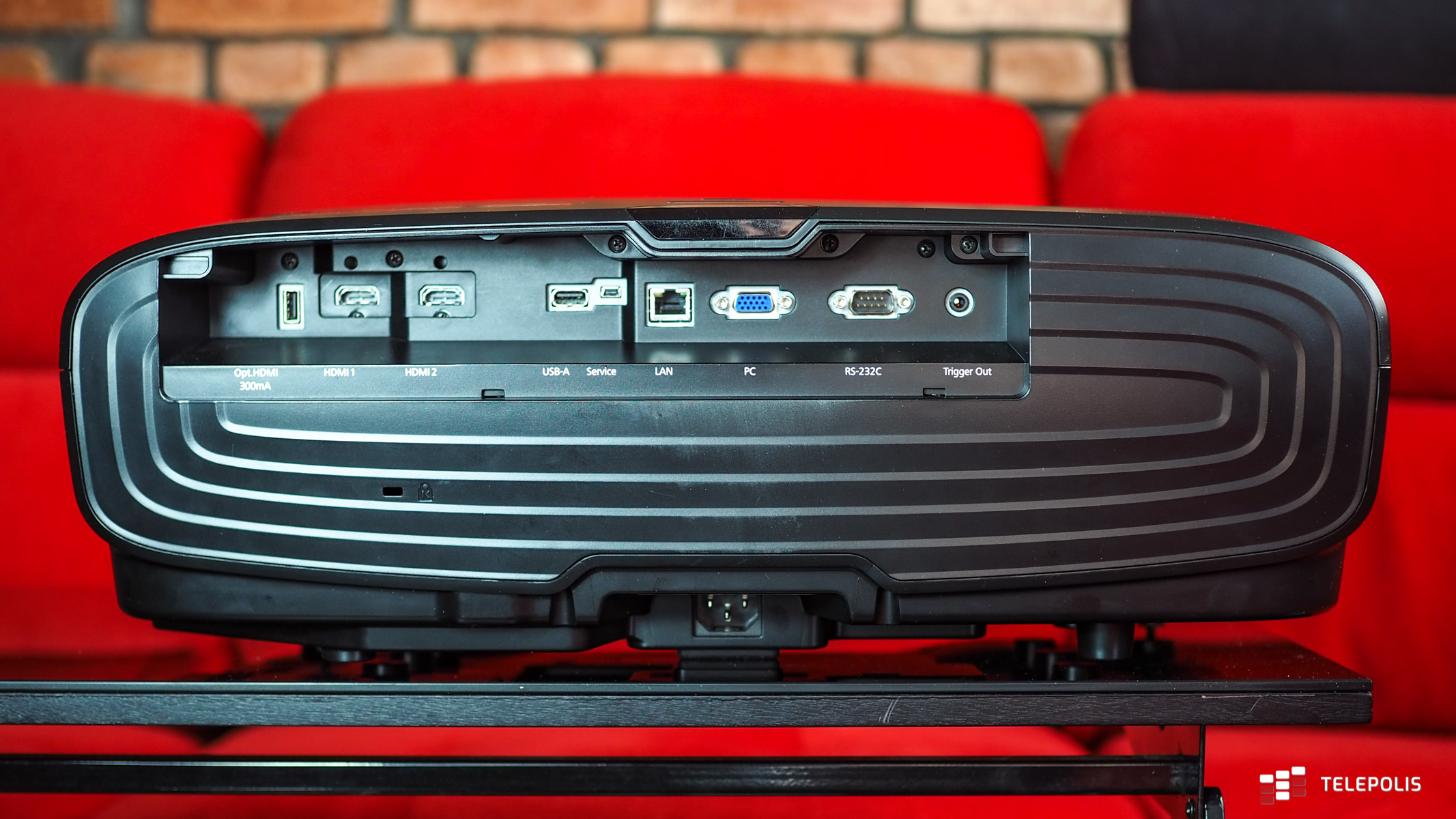 Epson EH-TW9400 – doskonały projektor do gier i kina domowego