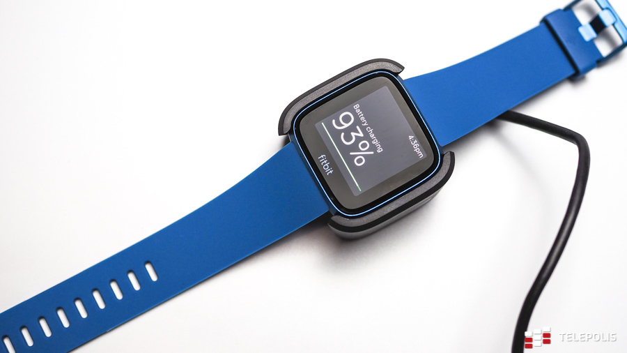Fitbit Versa Lite - test prostego smartwatcha śledzącego naszą aktywność fizyczną