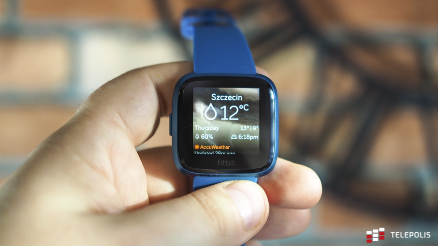 Fitbit Versa Lite - test prostego smartwatcha śledzącego naszą aktywność fizyczną