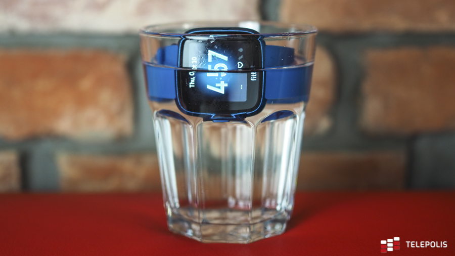 Fitbit Versa Lite - test prostego smartwatcha śledzącego naszą aktywność fizyczną