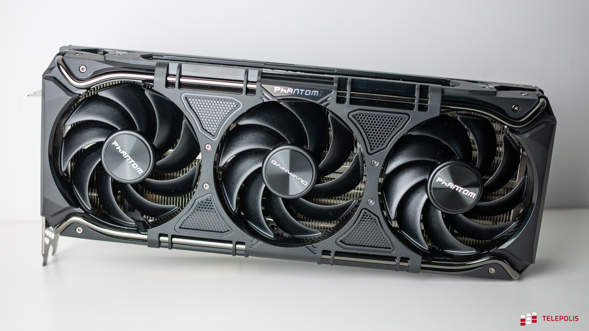 Cena skandal, ale moc petarda. GeForce RTX 4070 Ti – test