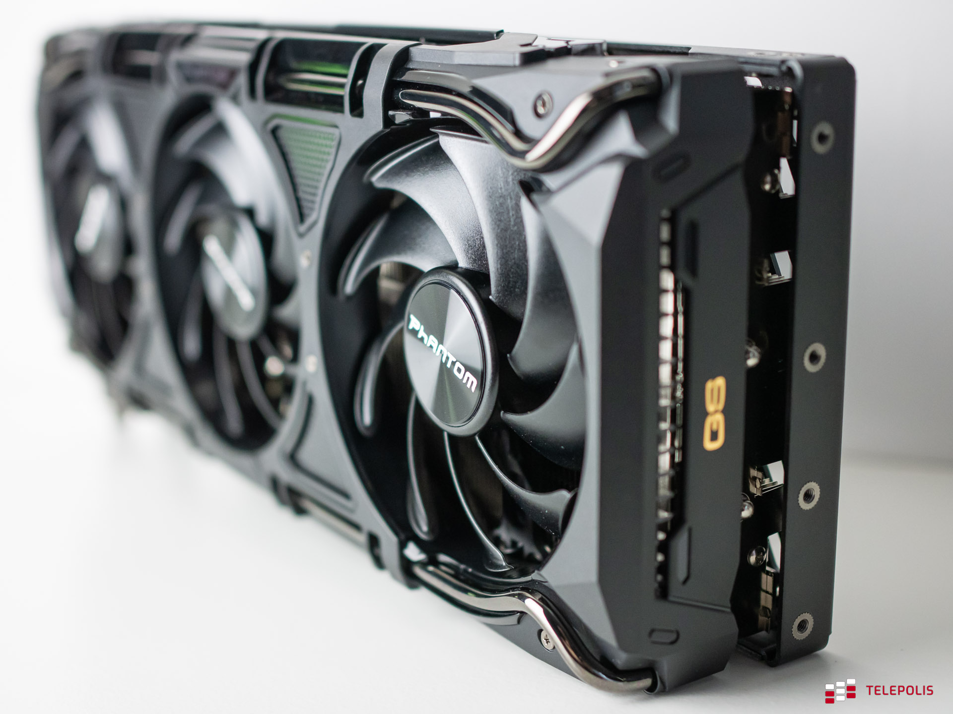Cena skandal, ale moc petarda. GeForce RTX 4070 Ti – test