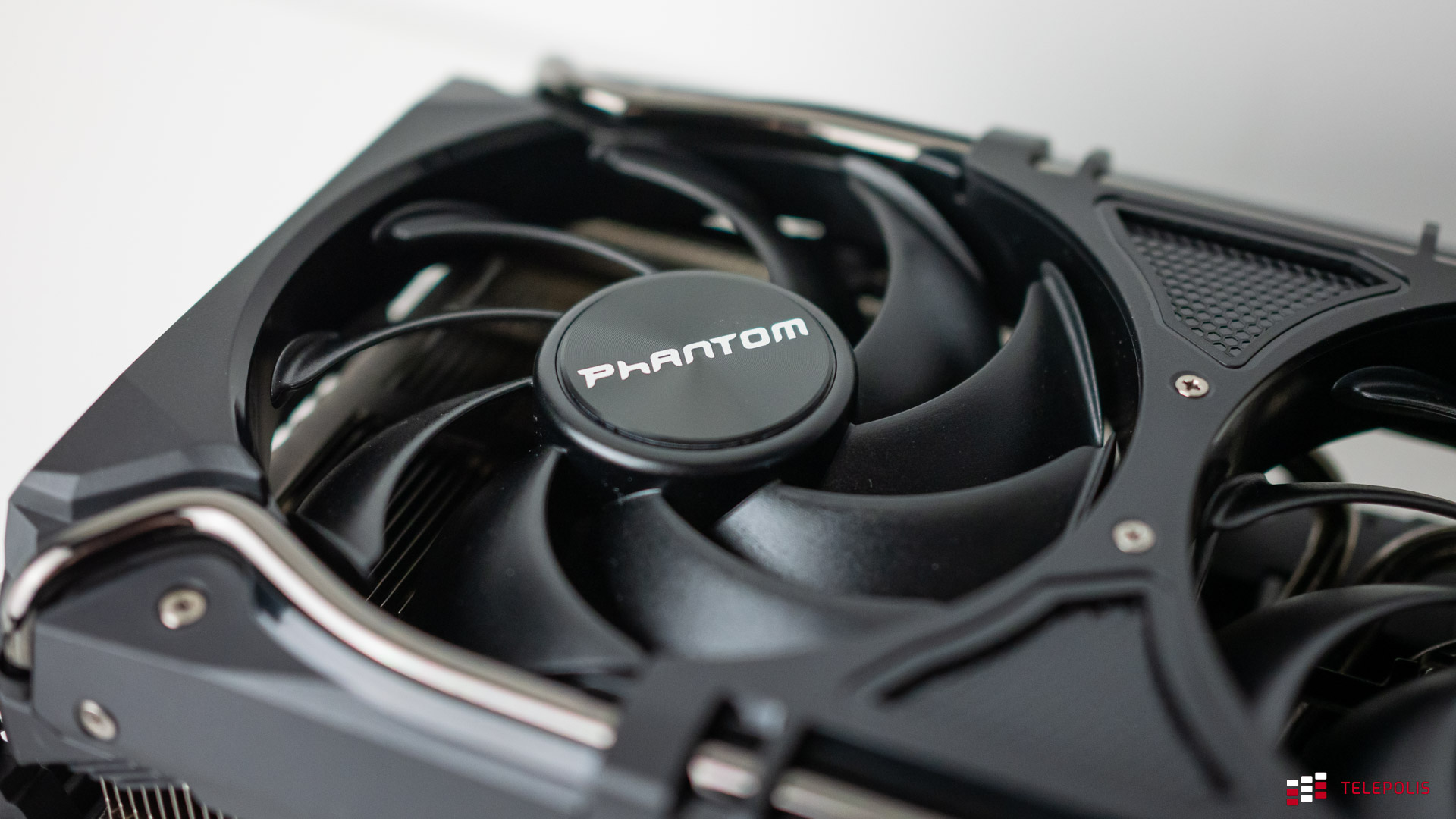 Cena skandal, ale moc petarda. GeForce RTX 4070 Ti – test