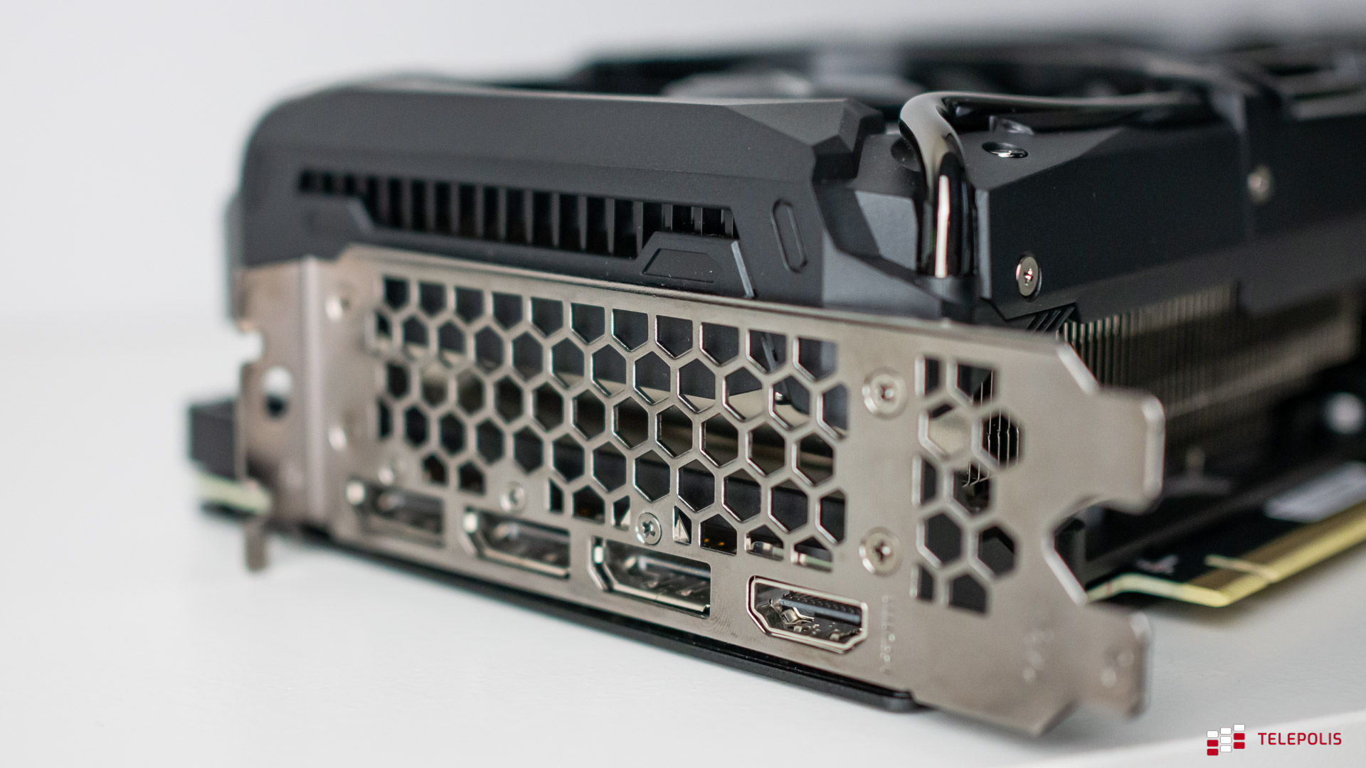 Cena skandal, ale moc petarda. GeForce RTX 4070 Ti – test