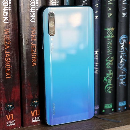 Huawei P Smart Pro - piękna obudowa i wysuwany aparat w przystępnej cenie