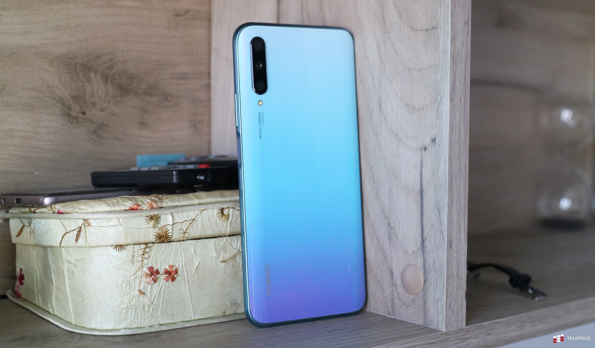 Huawei P Smart Pro - piękna obudowa i wysuwany aparat w przystępnej cenie