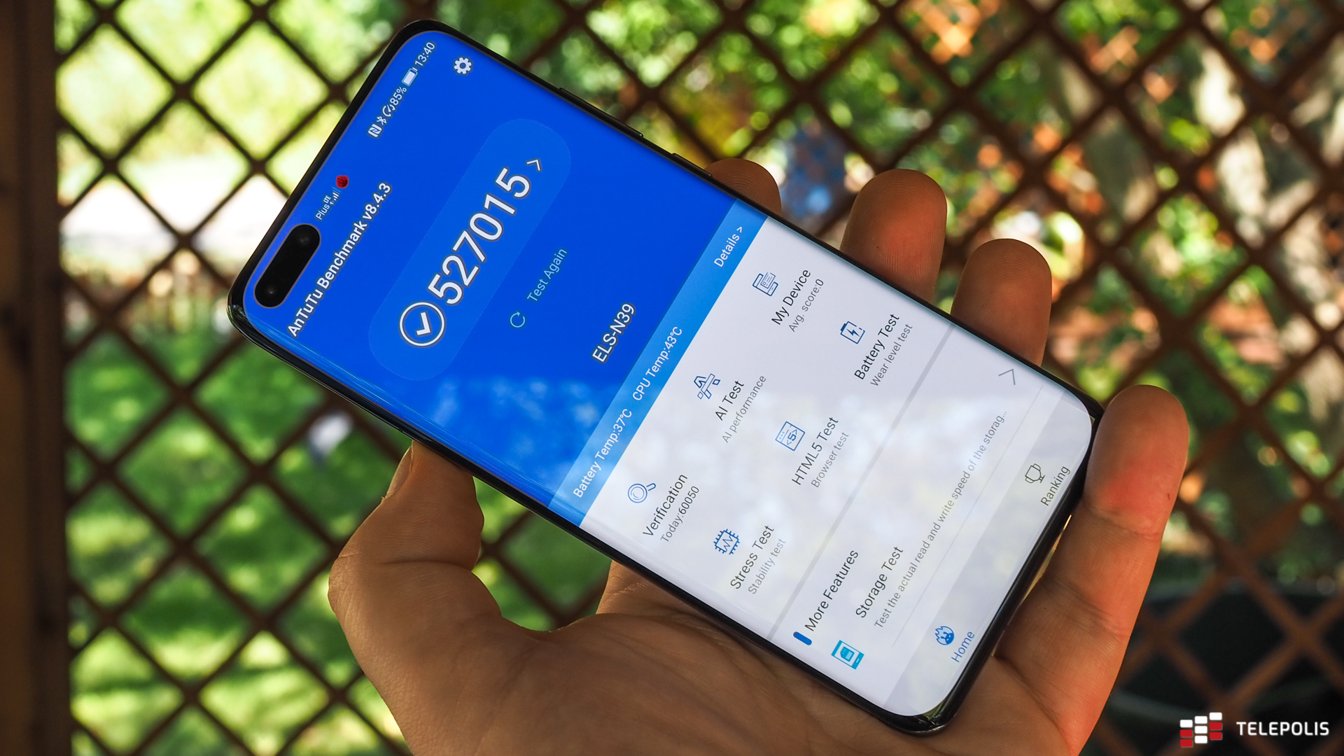 Huawei P40 Pro+ - cyfrowy aparat fotograficzny z funkcją smartfonu