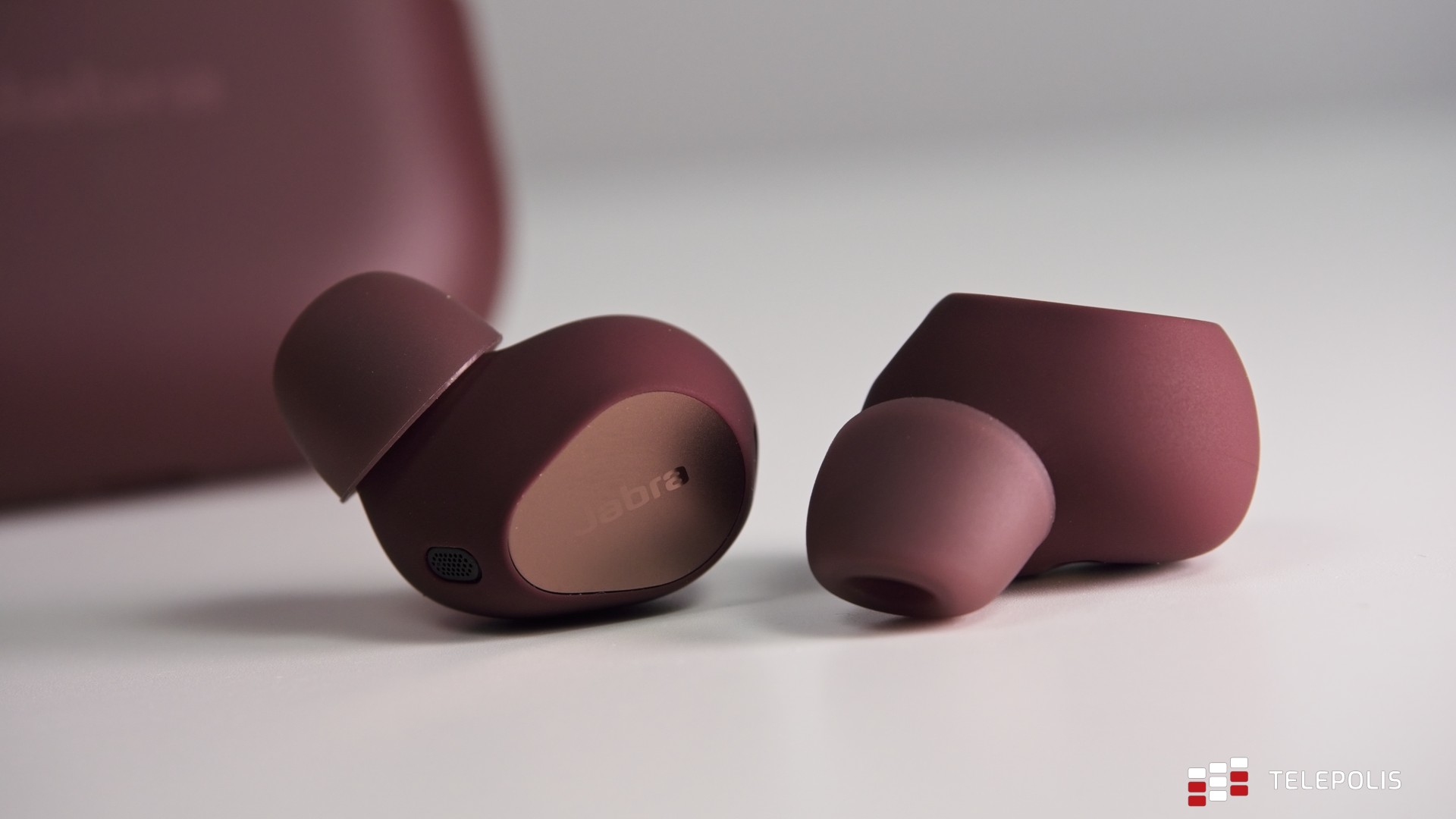Pokochałbym te słuchawki, gdyby nie jeden detal. Test Jabra Elite 10