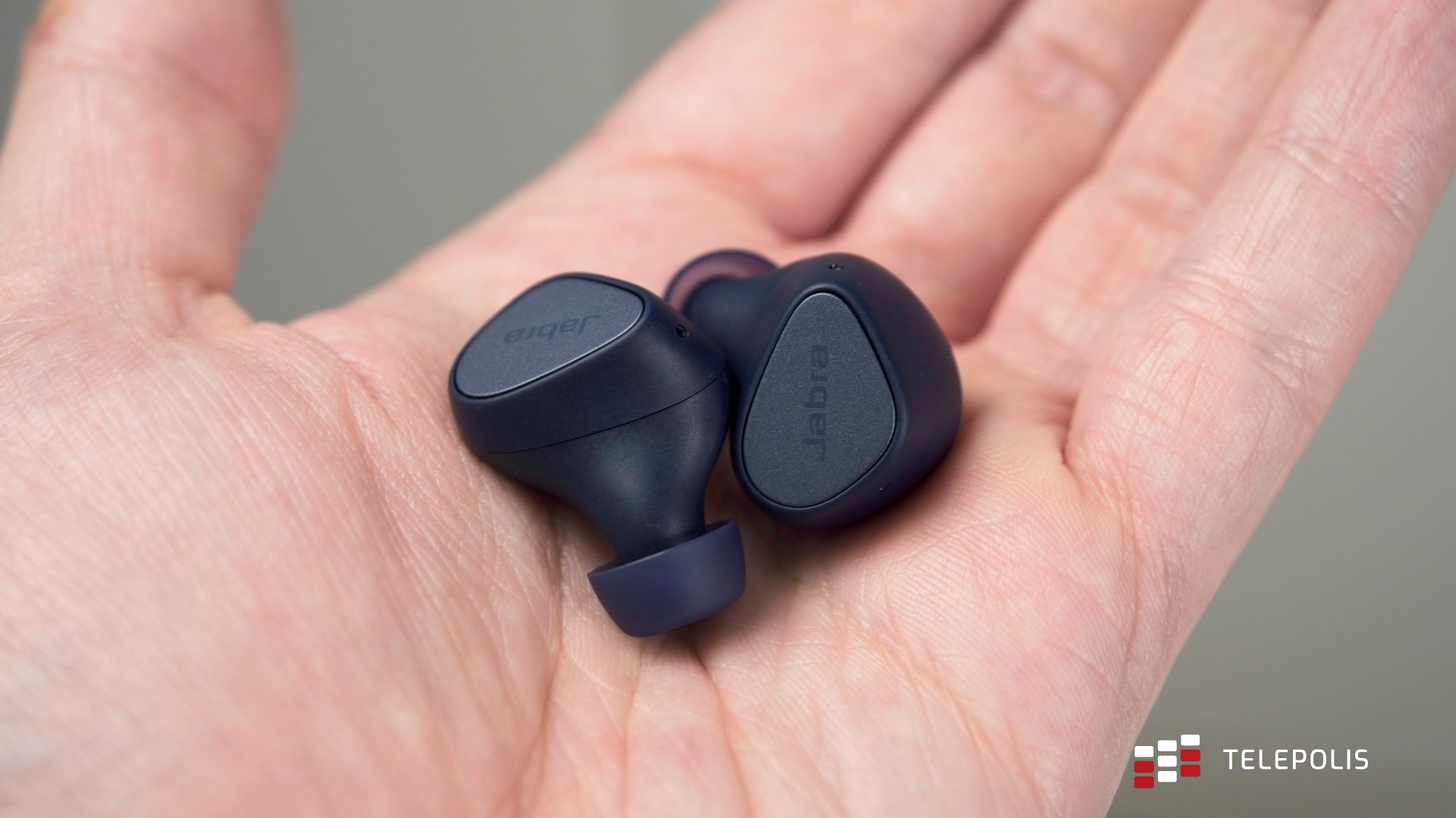 Jabra Elite 4 - tańsze słuchawki nie mają sensu (test)