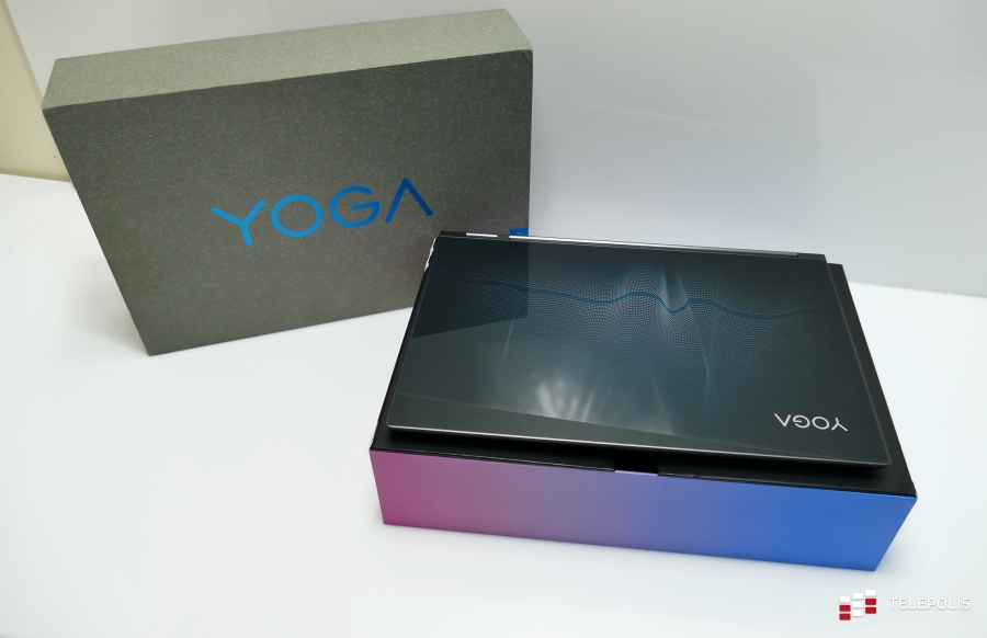 Test Lenovo Yoga C930 - piękny laptop w kobiecych rękach