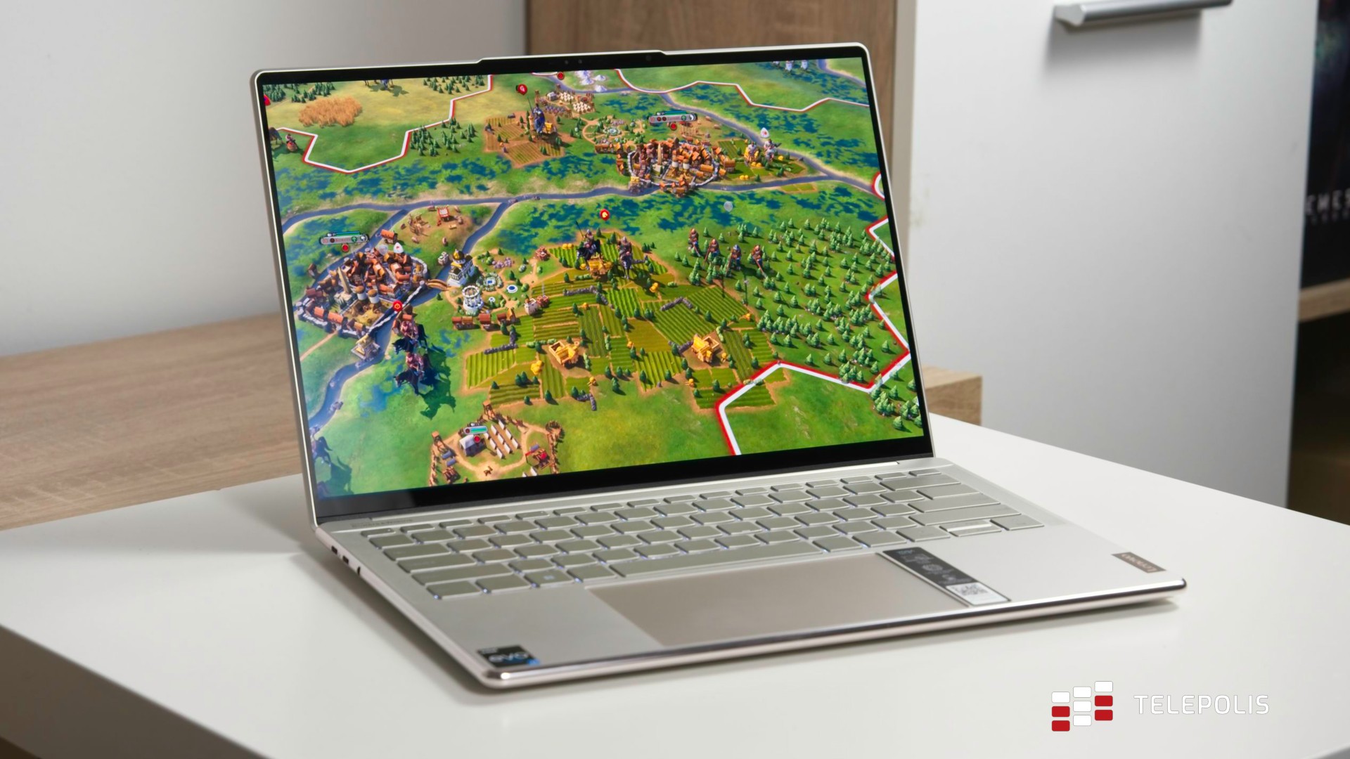 Przez ten ekran chcę wywalić telewizor. Laptop wystarczy (test)