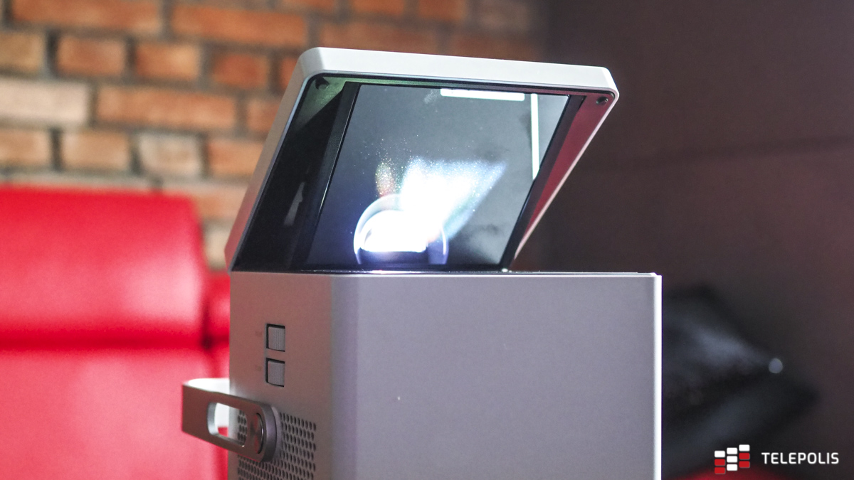 LG HU80KSW Laser 4K - nietypowy projektor ze świetną jakością obrazu