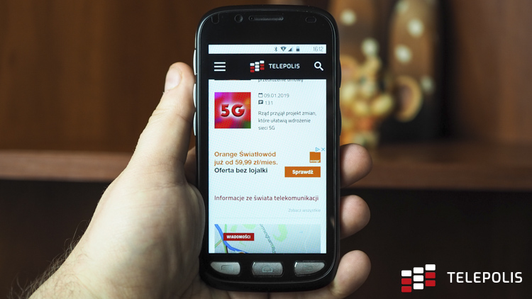 Test telefonu Maxcom MS459 Harmony. Zdalne zarządzanie i stacja dokująco-ładująca w komplecie