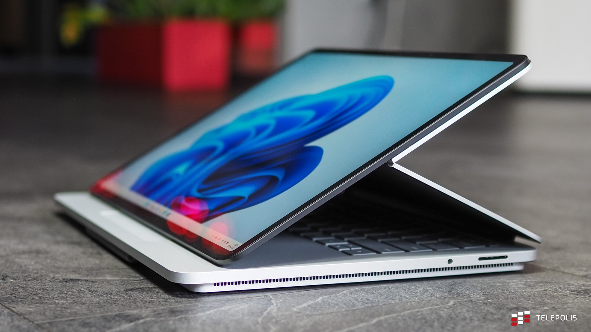 Microsoft stworzył laptop niemal doskonały. Można się zakochać
