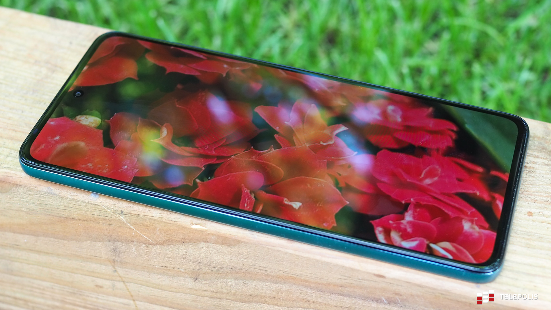 Motorola Edge 30 – smukły i lekki telefon o świetnym wyposażeniu