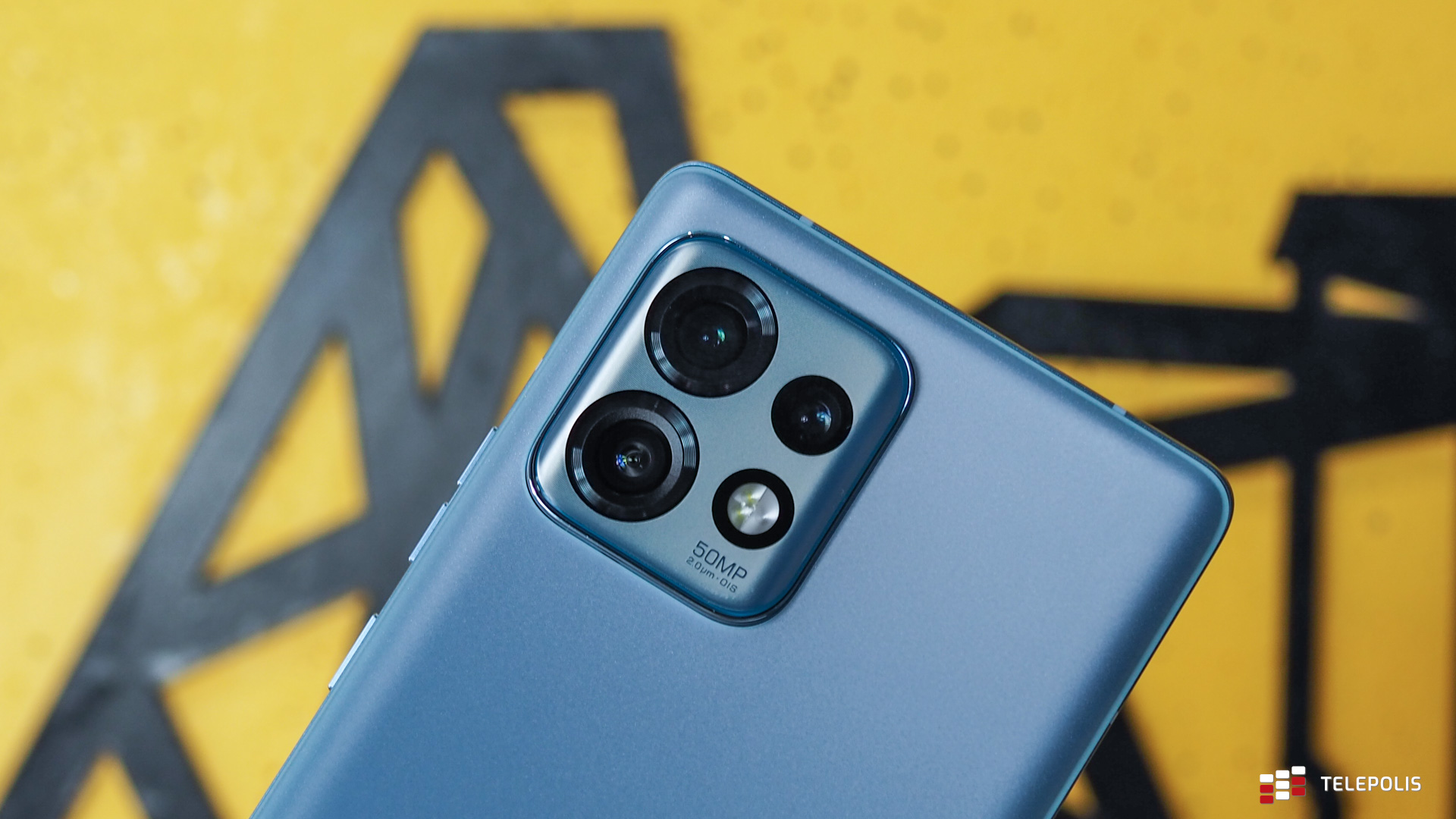 Motorola Edge 40 Pro to flagowiec niemal kompletny. Pierwsze wrażenia