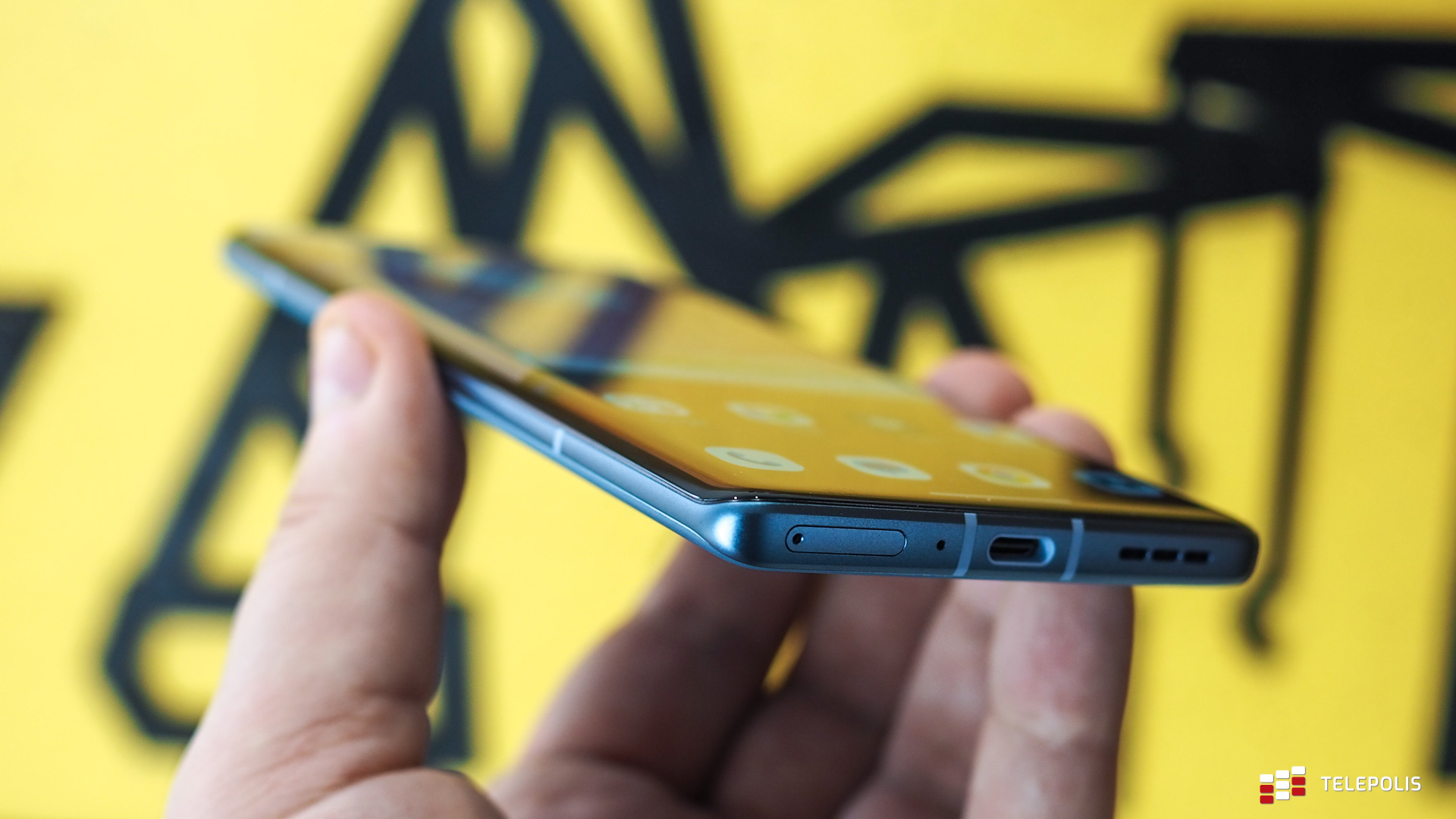 Motorola Edge 40 Pro to flagowiec niemal kompletny. Pierwsze wrażenia