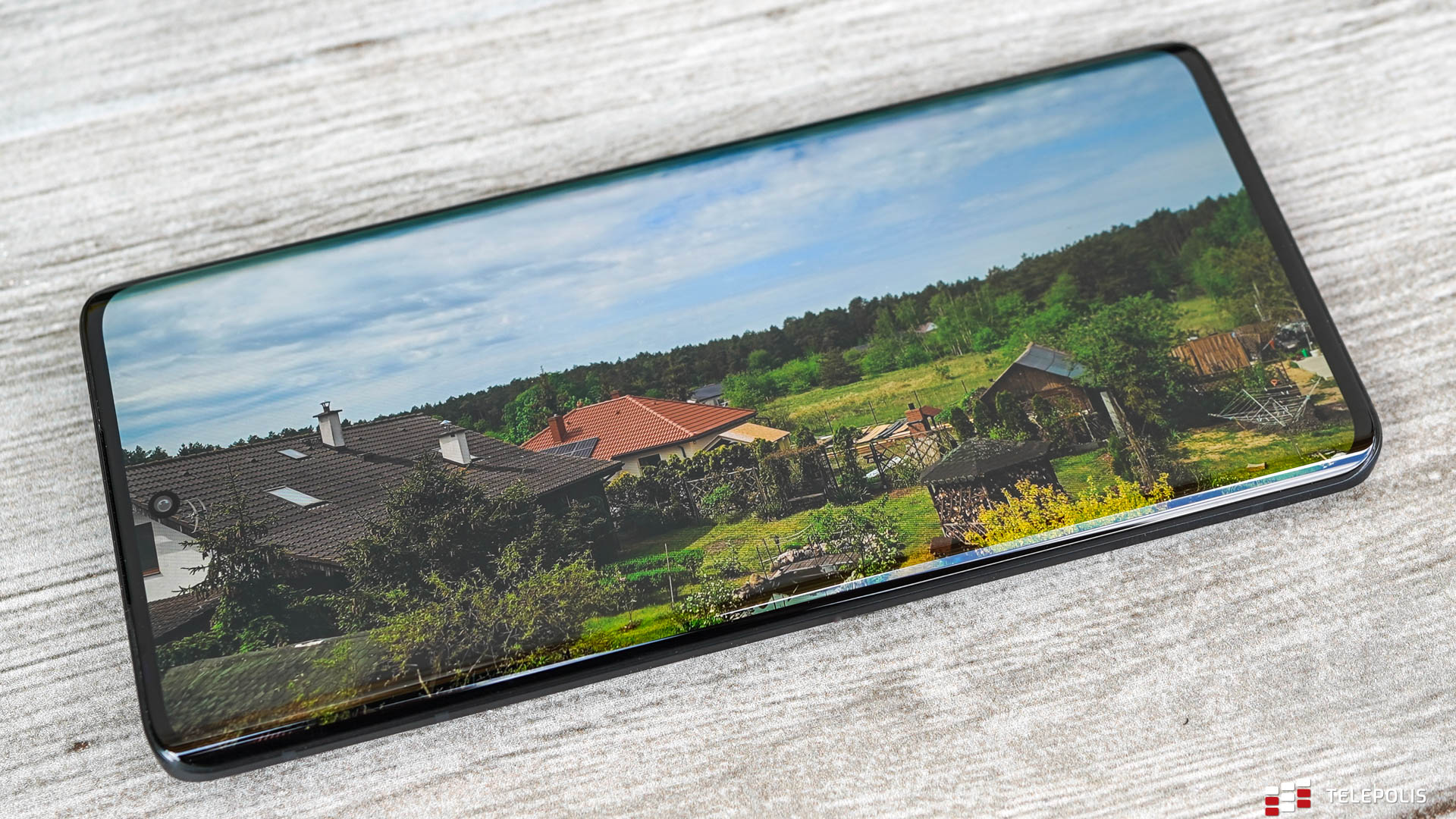 Motorola Edge 40 – mały smartfon o wielkim wnętrzu (test)