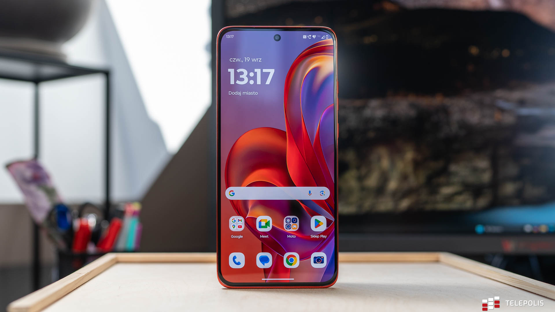 Motorola Edge 50 Neo – przyciąga wyglądem, ale czy zatrzyma wnętrzem? (test)
