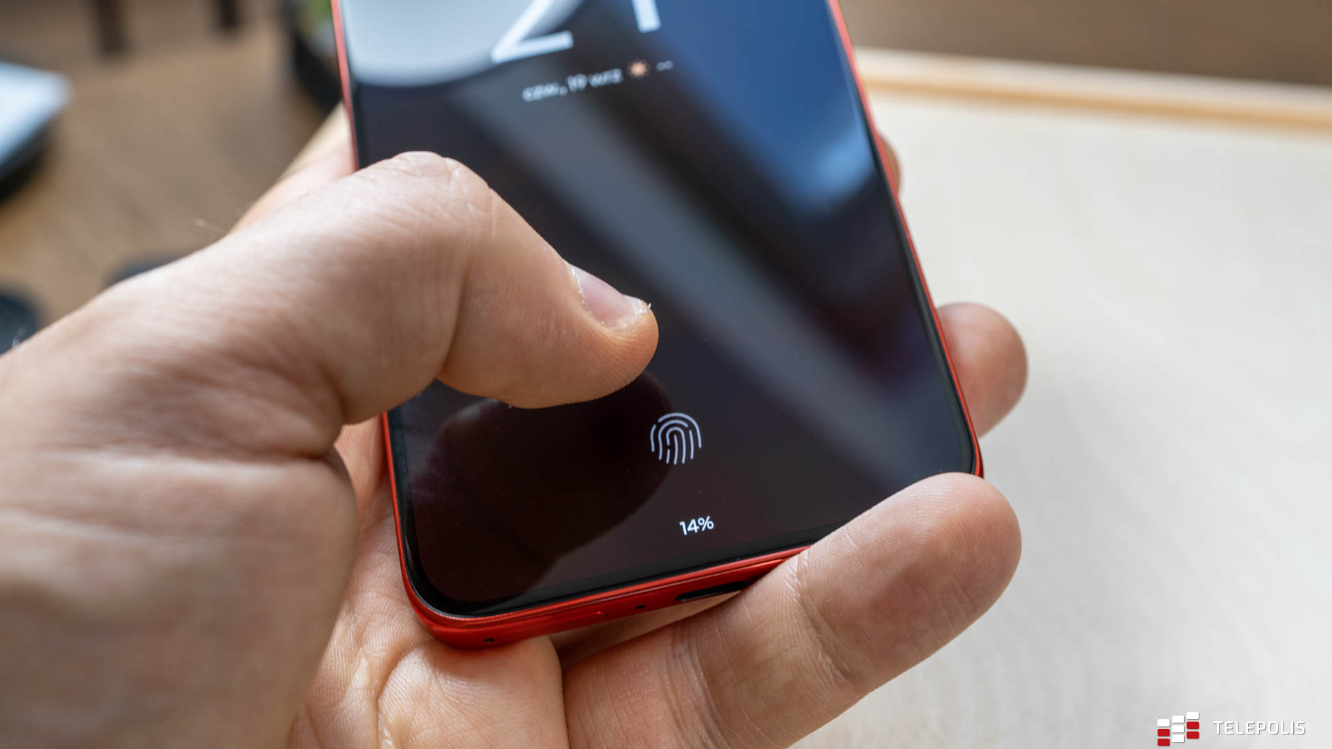 Motorola Edge 50 Neo – przyciąga wyglądem, ale czy zatrzyma wnętrzem? (test)
