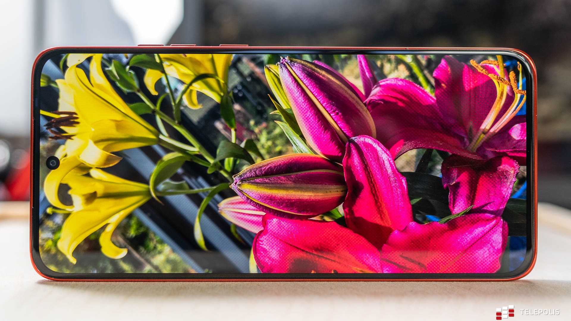 Motorola Edge 50 Neo – przyciąga wyglądem, ale czy zatrzyma wnętrzem? (test)