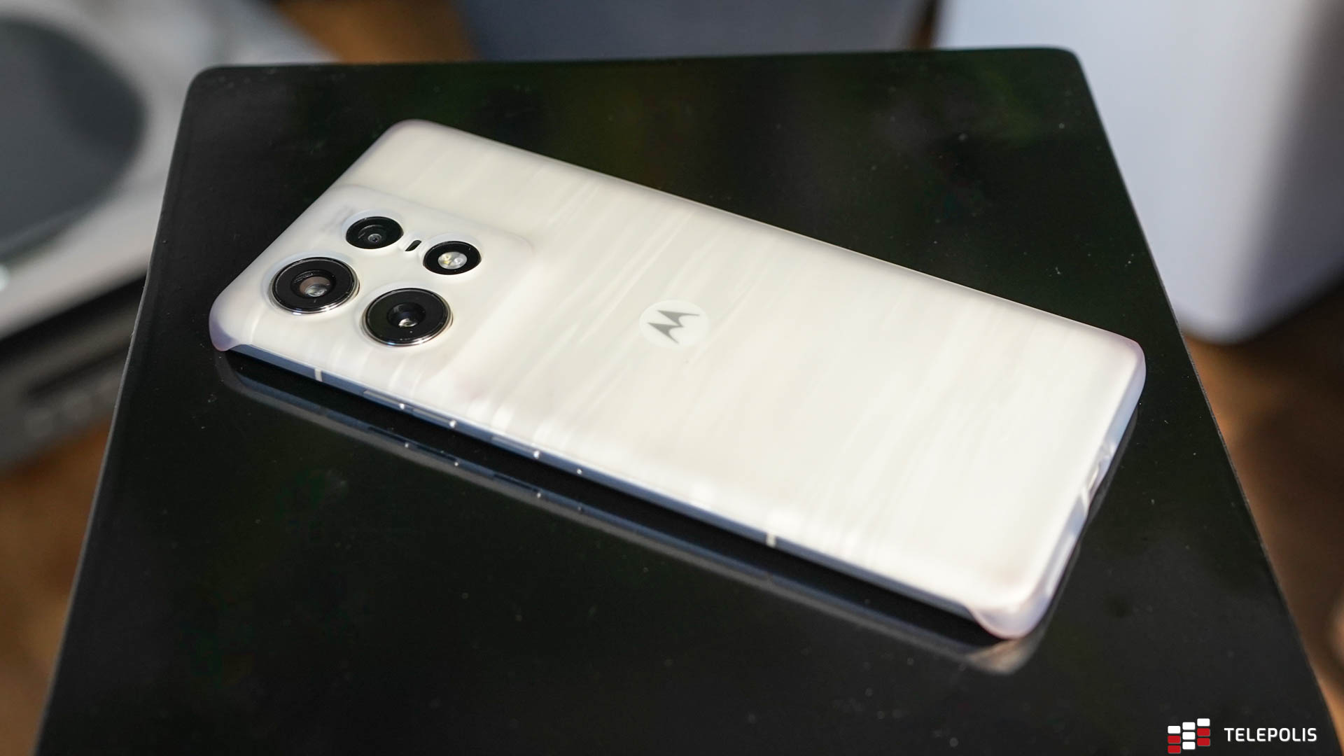 Motorola Edge 50 Pro – test flagowca, który stał się średniakiem
