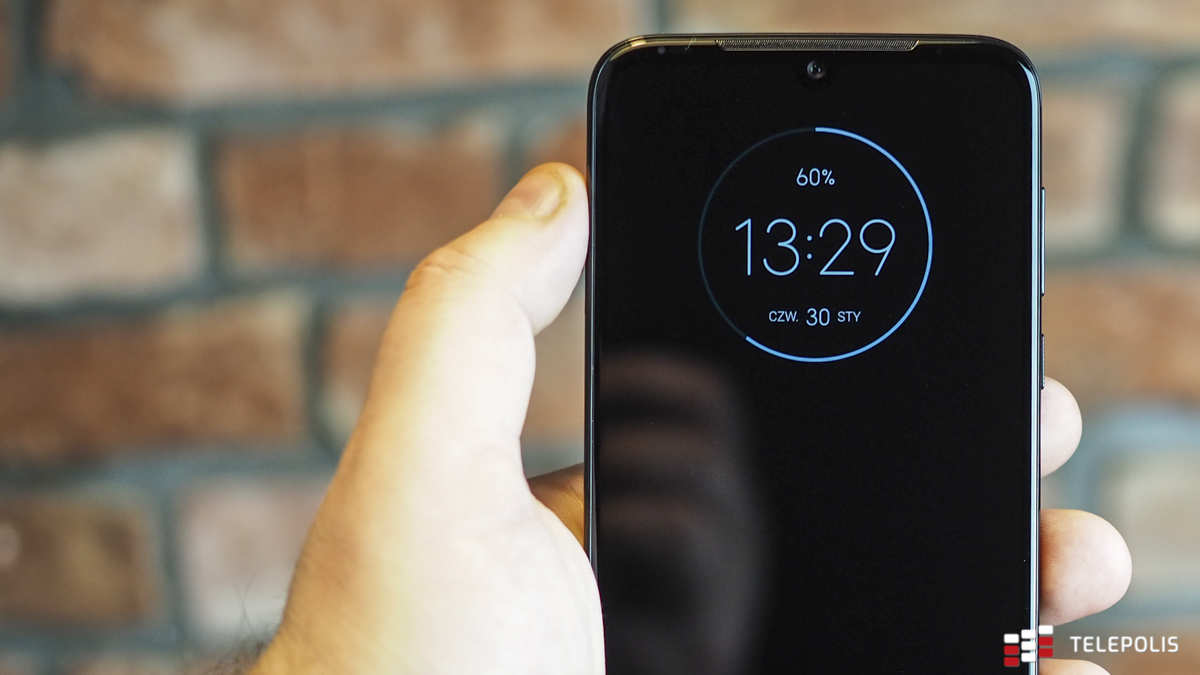 Motorola Moto G8 Plus - niezły telefon, któremu brakuje „tego czegoś”