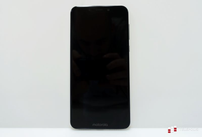 Motorola One przetestowana. Motorola kończy dobry rok udanym smartfonem