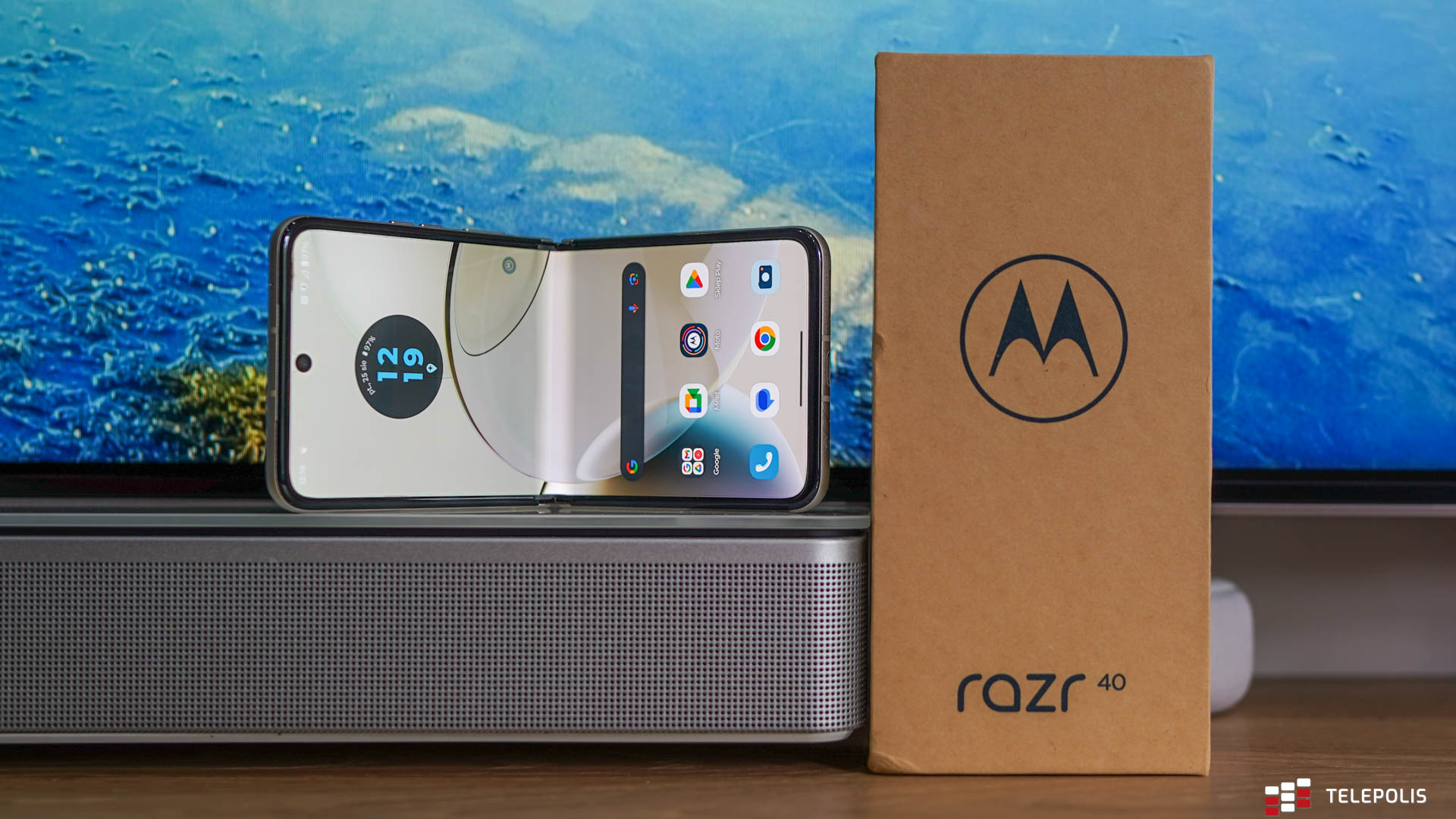 Motorola RAZR 40 – skórzane maleństwo z wielkim wnętrzem (test)