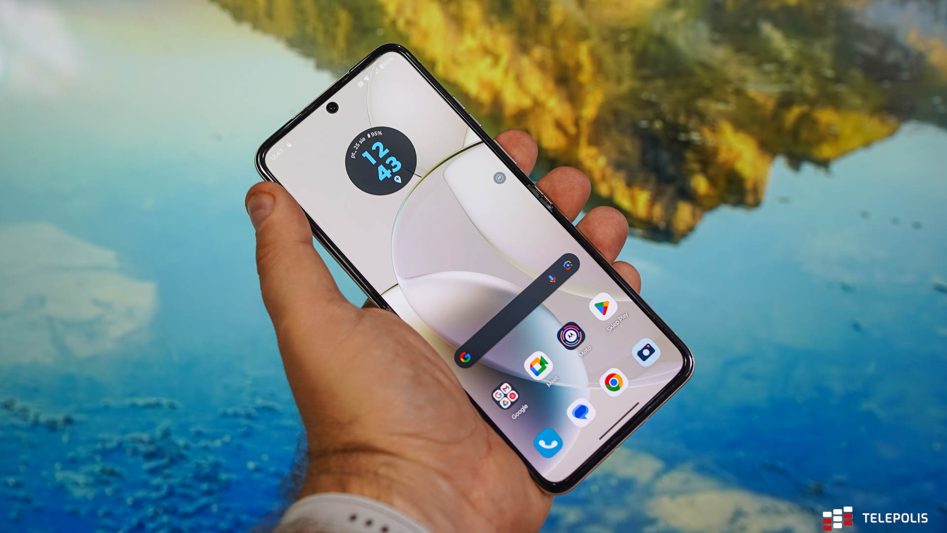 Motorola RAZR 40 – skórzane maleństwo z wielkim wnętrzem (test)