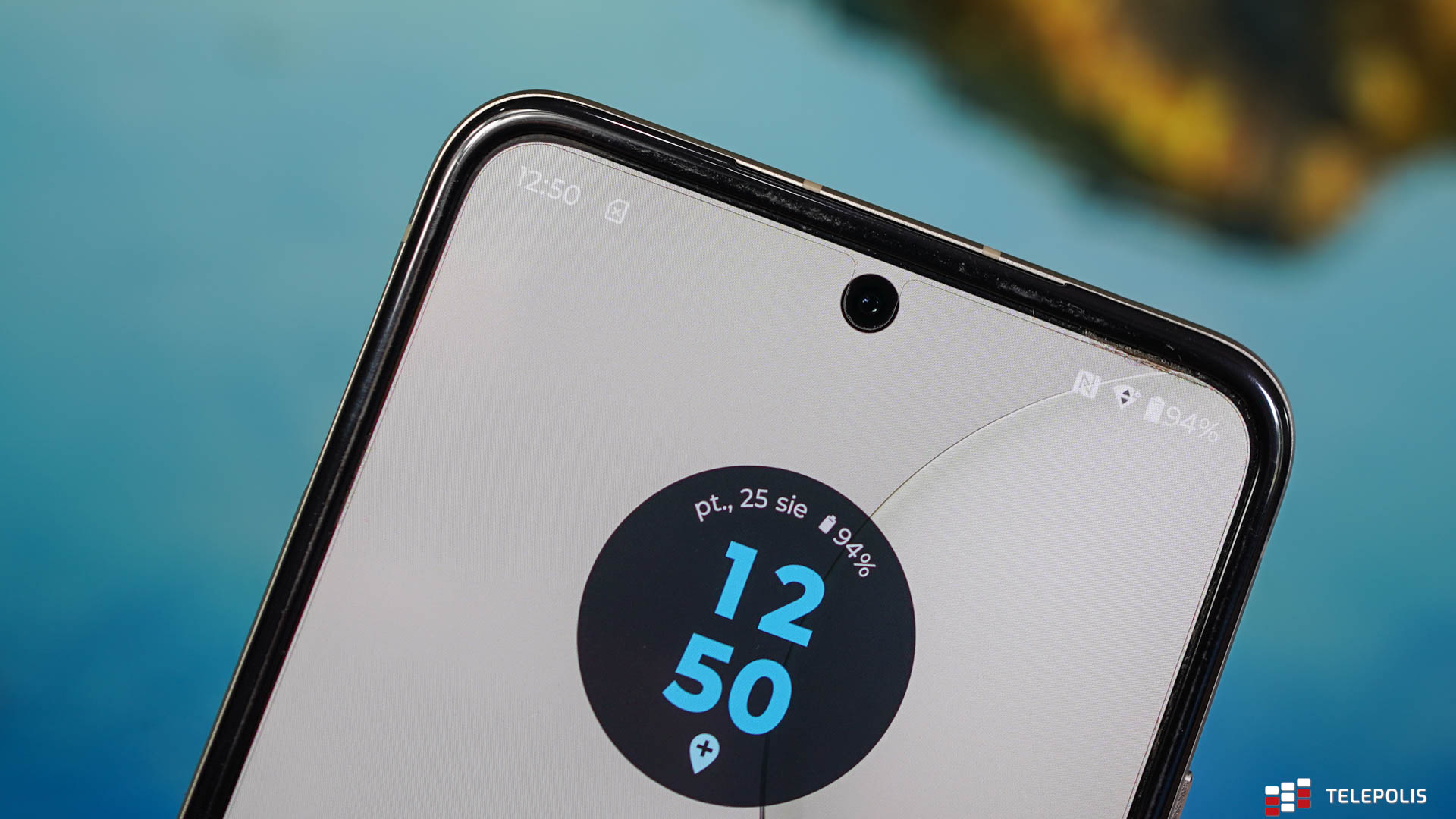 Motorola RAZR 40 – skórzane maleństwo z wielkim wnętrzem (test)