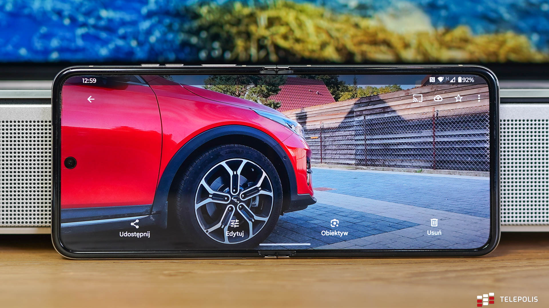 Motorola RAZR 40 – skórzane maleństwo z wielkim wnętrzem (test)