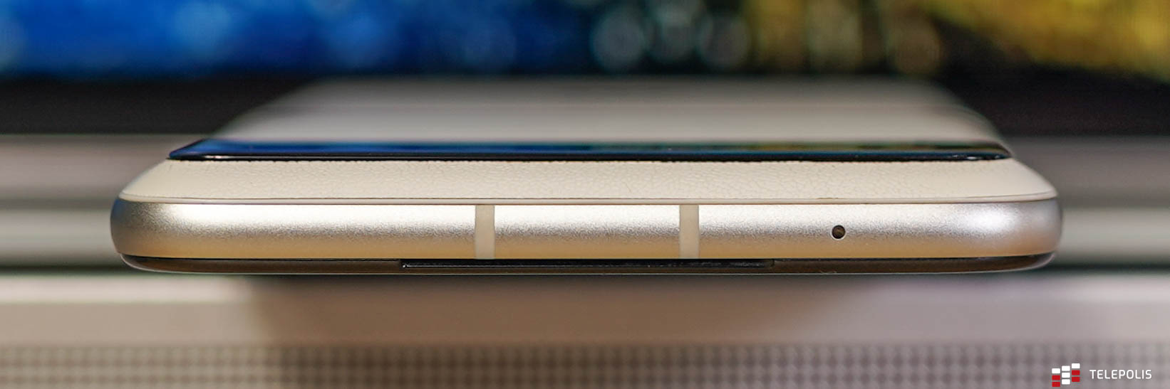 Motorola RAZR 40 – skórzane maleństwo z wielkim wnętrzem (test)