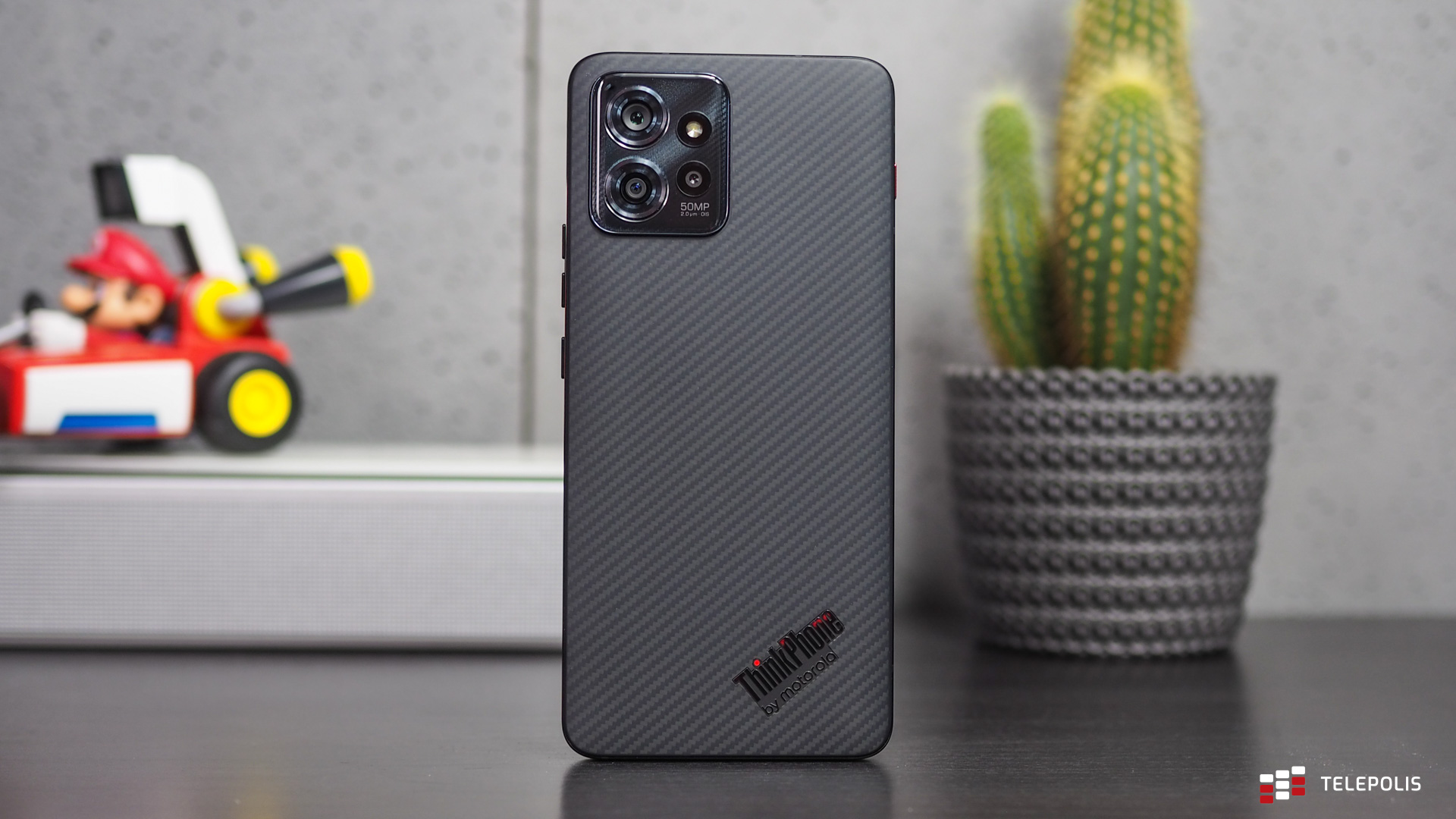 ThinkPhone by Motorola – test. Smartfon z „atomowym” guzikiem