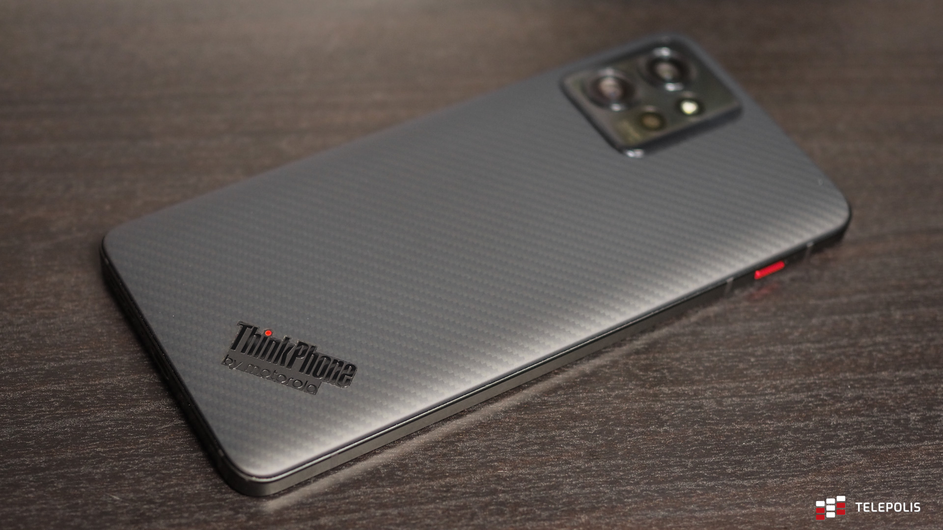 ThinkPhone by Motorola – test. Smartfon z „atomowym” guzikiem